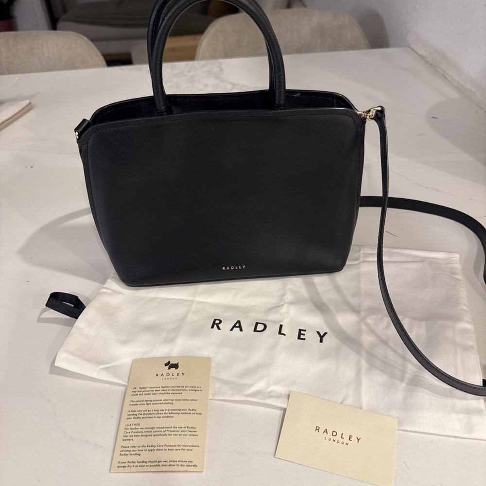 Radley London Bow Street women's medium leather Zip top Satchel purse bag black